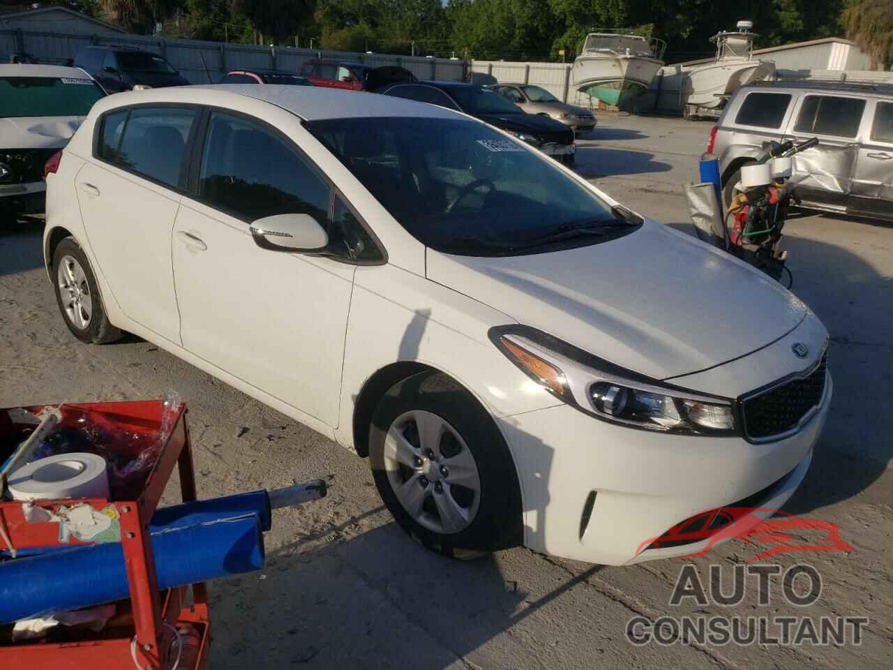 KIA FORTE 2017 - KNAFK5A82H5709000