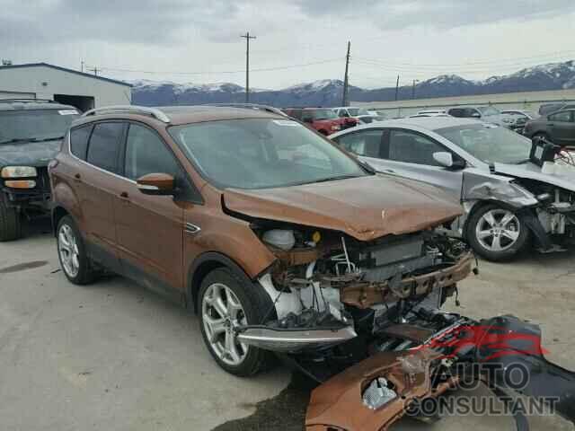 FORD ESCAPE 2017 - 1FMCU9J90HUD41384