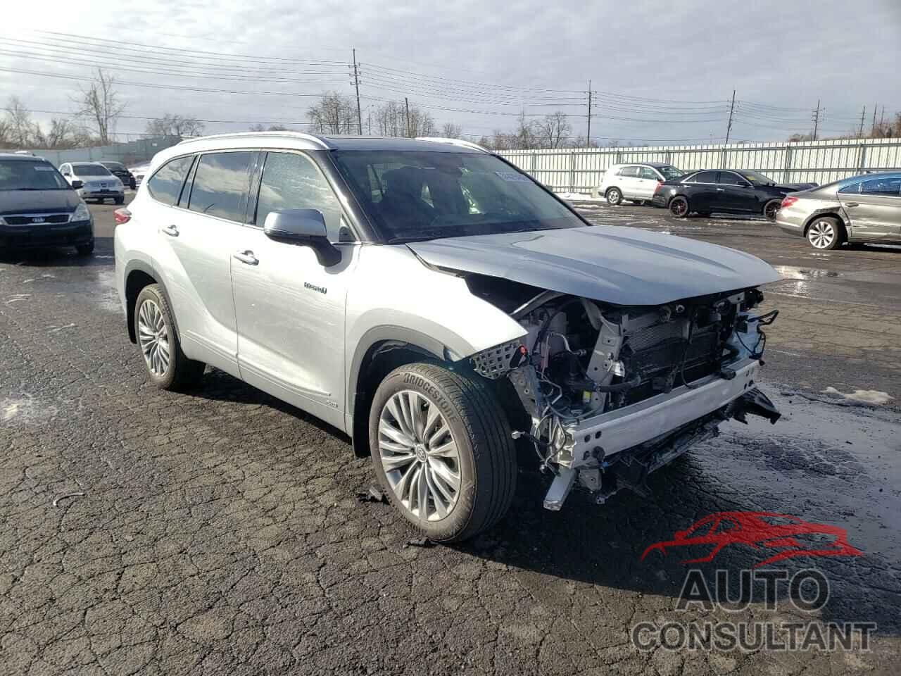 TOYOTA HIGHLANDER 2021 - 5TDEBRCH2MS020579