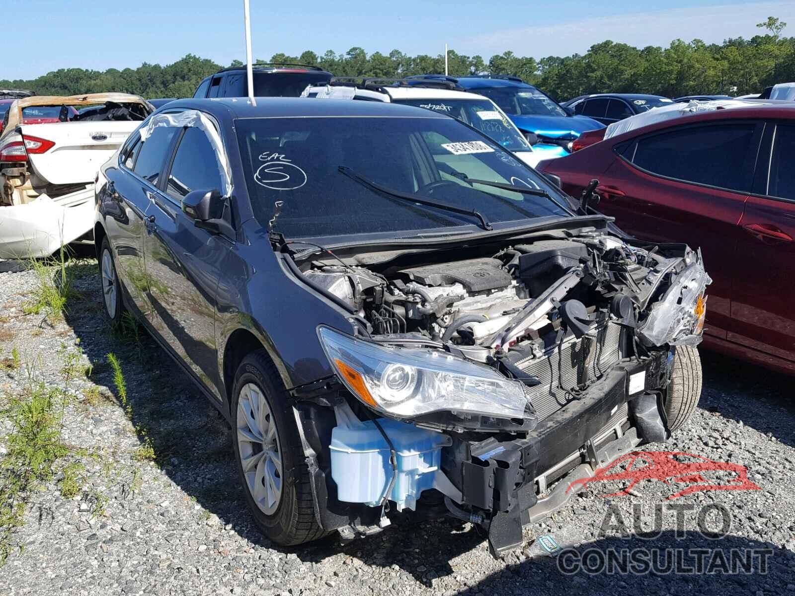 TOYOTA CAMRY 2015 - 2T1BURHE0JC113830
