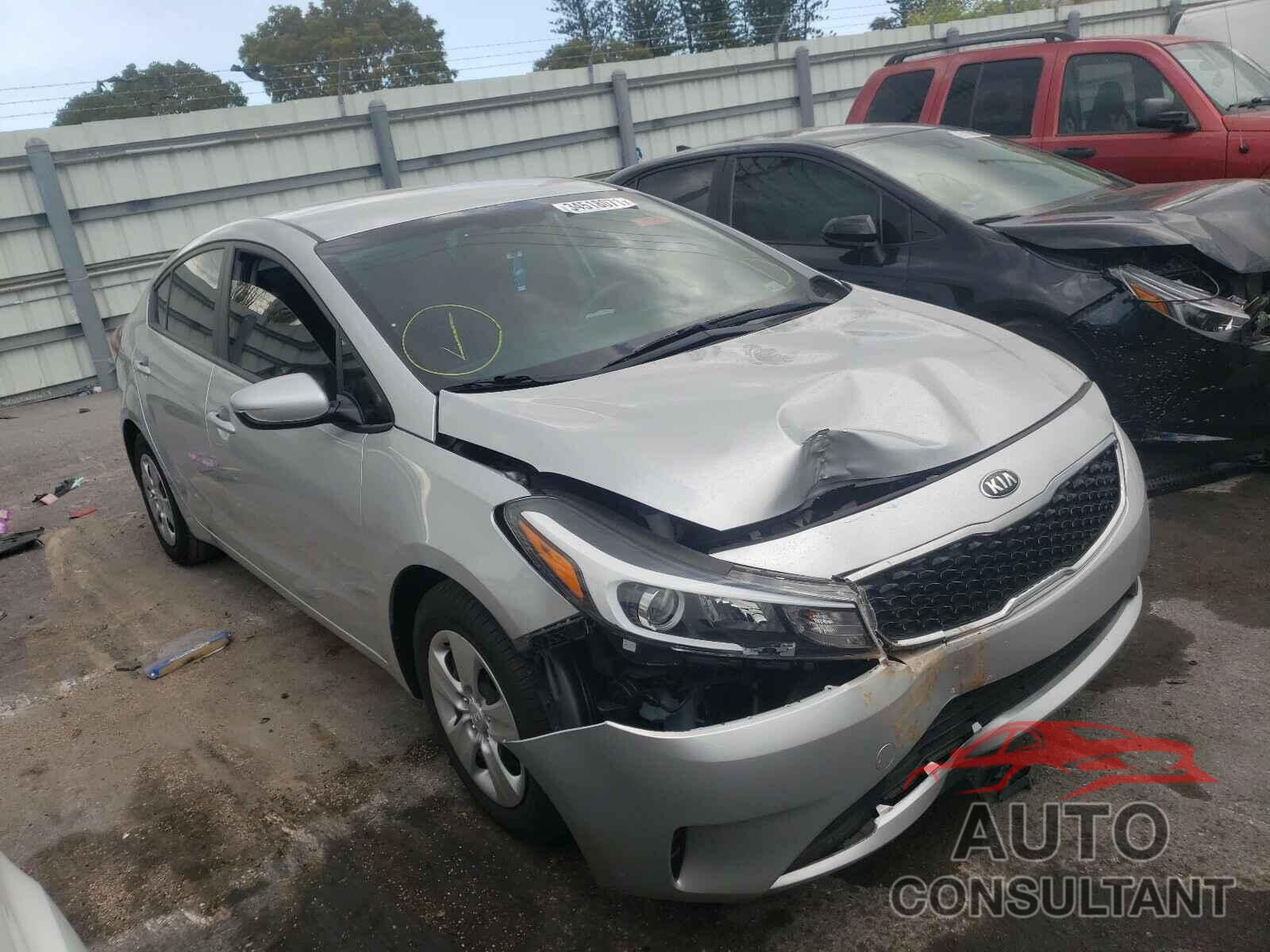 KIA FORTE 2018 - 3KPFL4A72JE236596