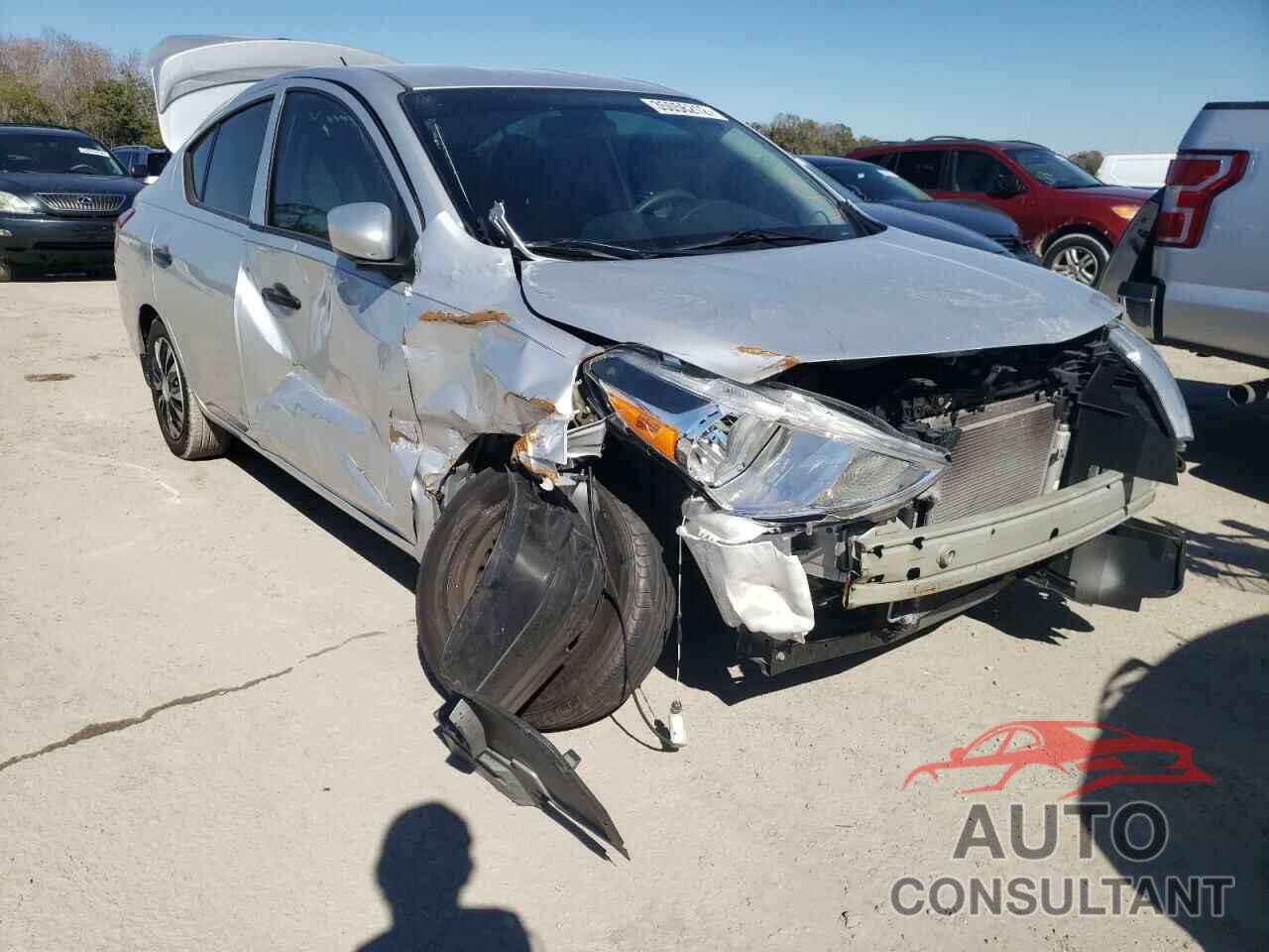 NISSAN VERSA 2018 - 3N1CN7AP8JL887731