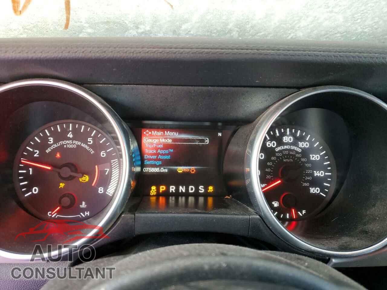 FORD MUSTANG 2018 - 1FATP8UH1J5155495