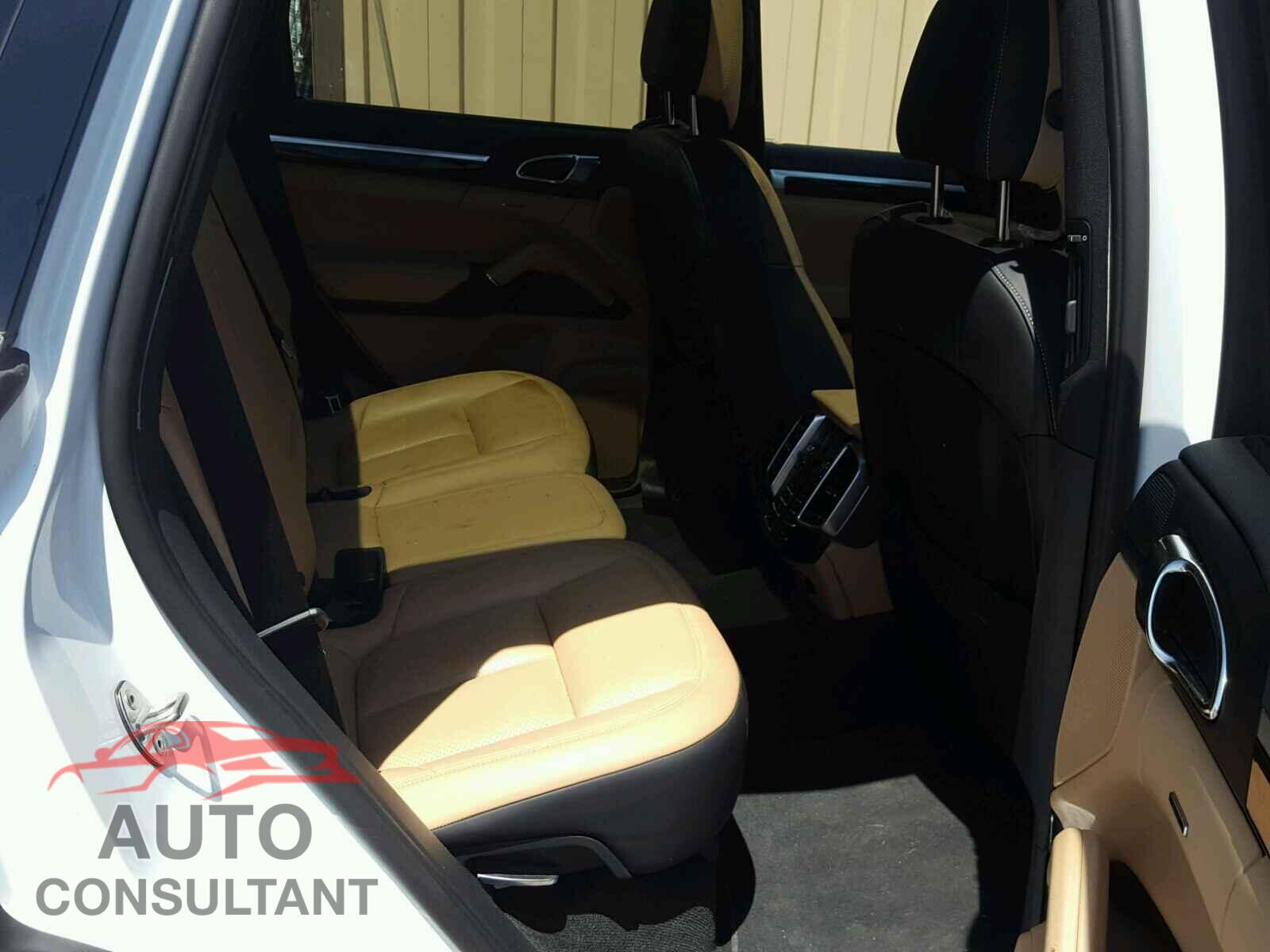 PORSCHE CAYENNE 2016 - WP1AB2A2XGLA92428