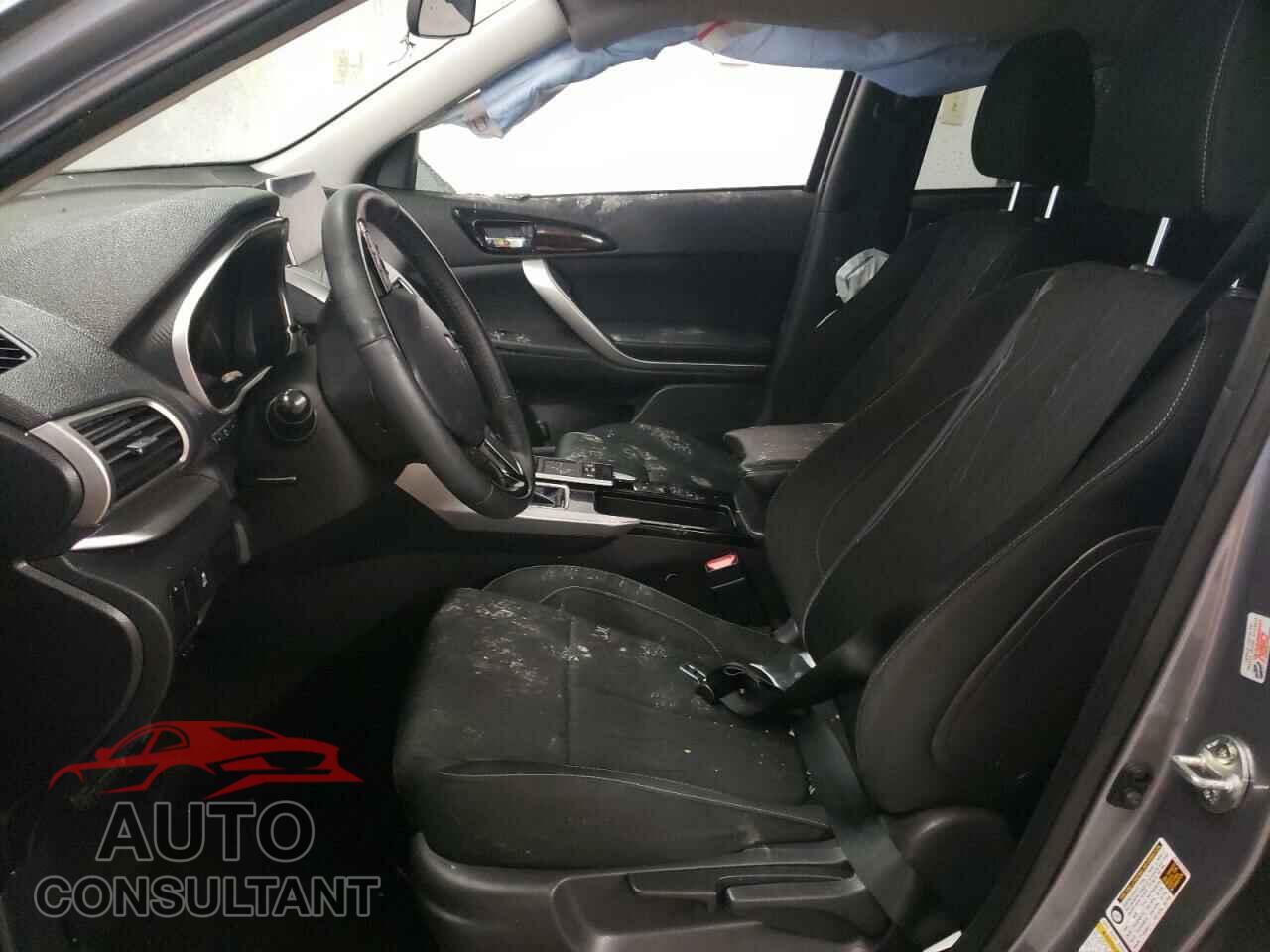 MITSUBISHI ECLIPSE 2018 - JA4AT5AA5JZ061870
