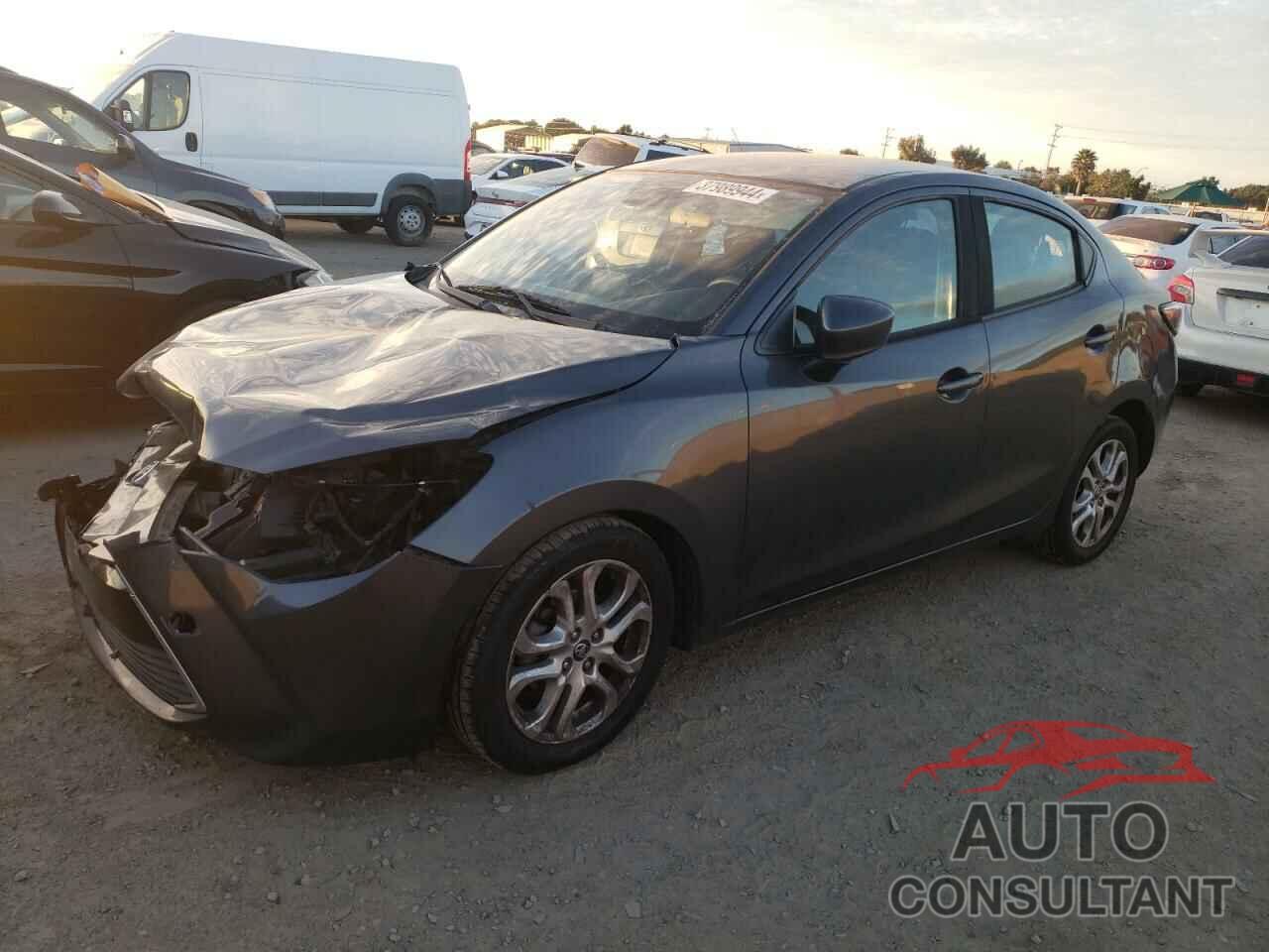 TOYOTA YARIS 2017 - 3MYDLBYV2HY156242