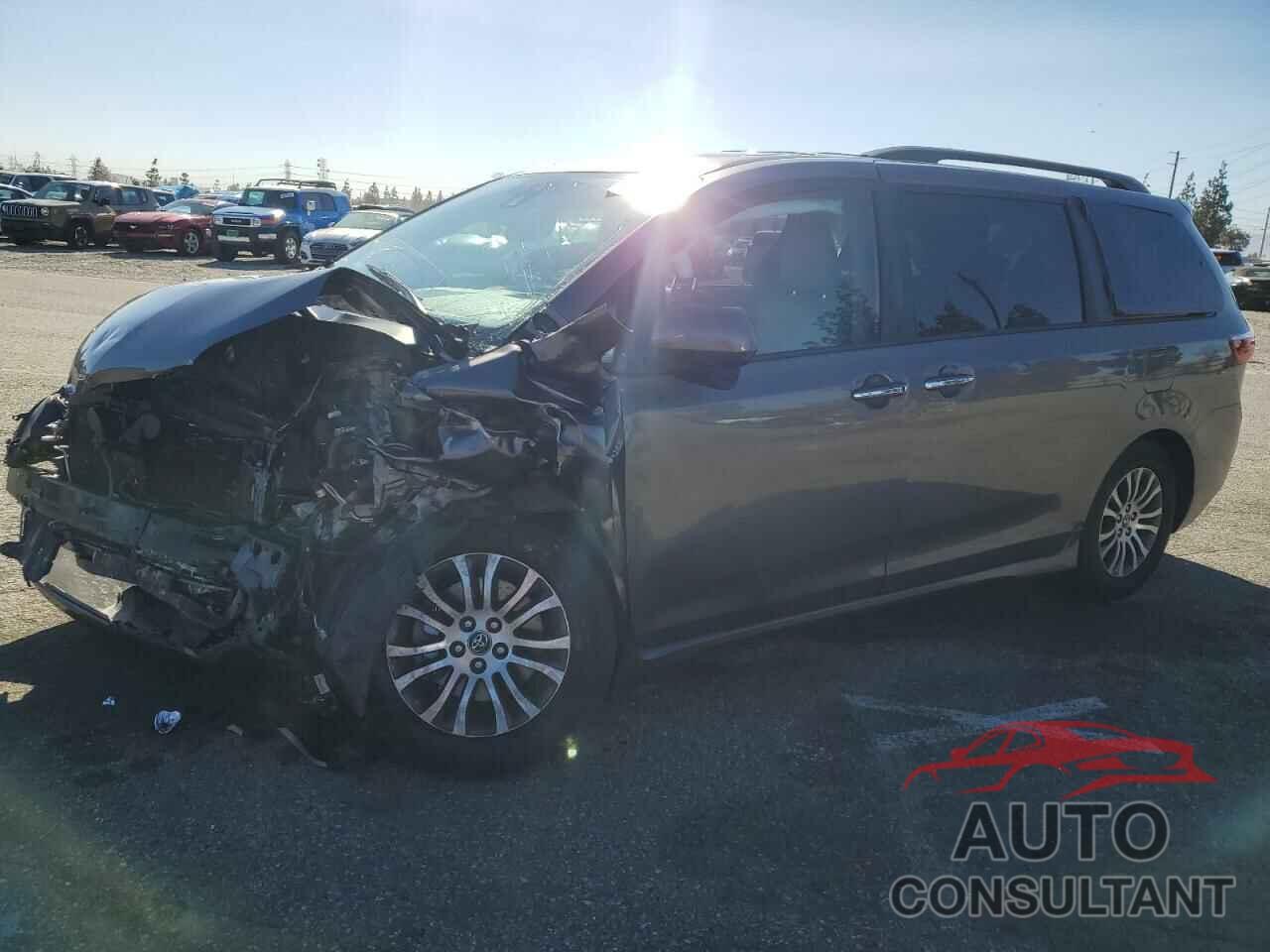 TOYOTA SIENNA 2018 - 5TDYZ3DC3JS921237