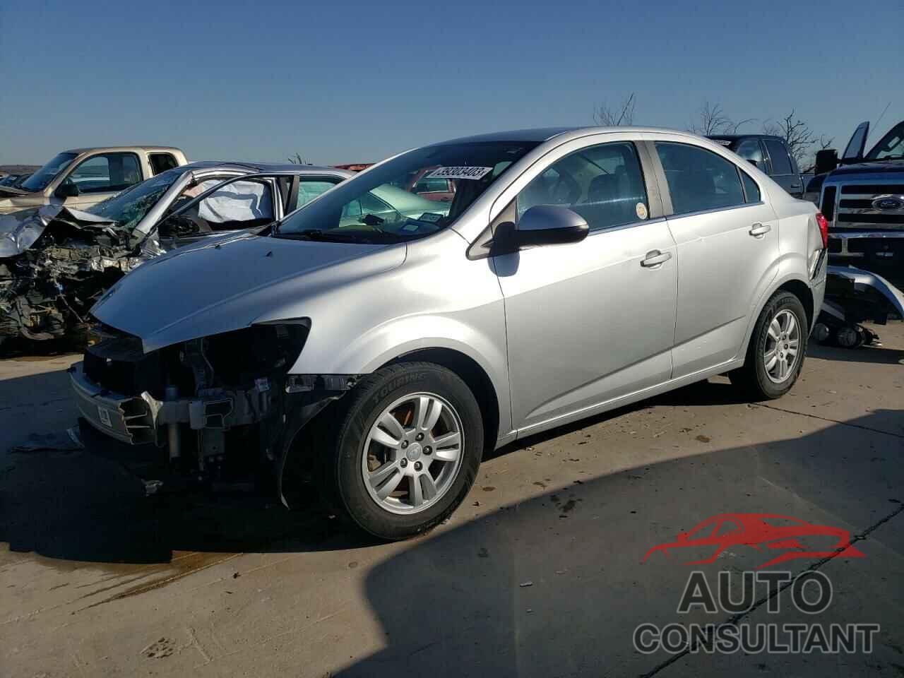 CHEVROLET SONIC 2015 - 1G1JC5SH1F4188050