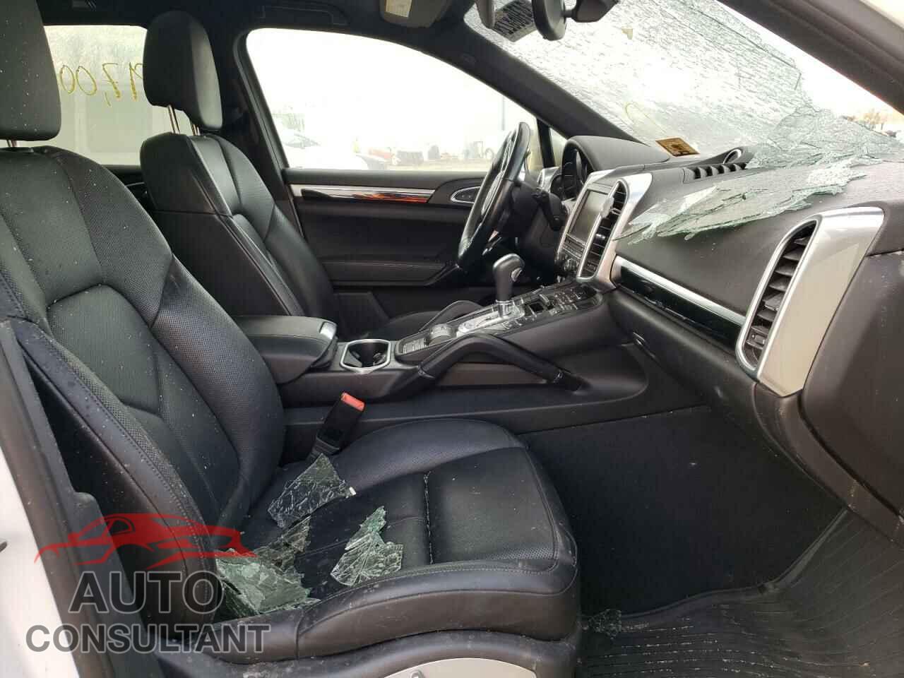 PORSCHE CAYENNE 2016 - WP1AE2A26GLA17538