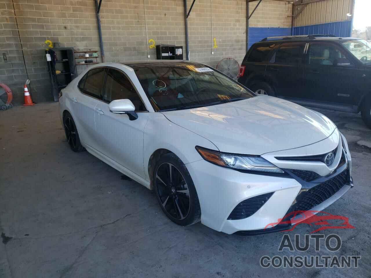 TOYOTA CAMRY 2018 - 4T1BZ1HK5JU018476