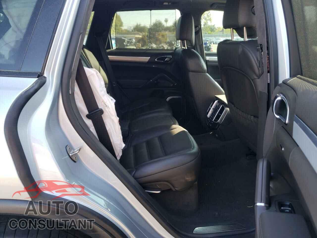 PORSCHE CAYENNE 2016 - WP1AC2A2XGLA88442