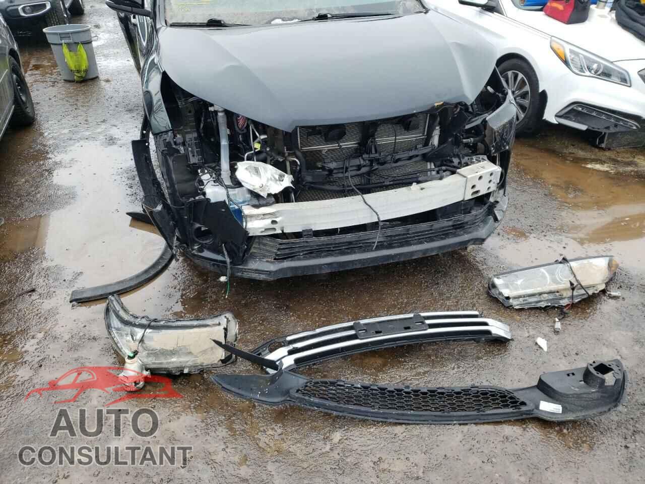 TOYOTA HIGHLANDER 2019 - 5TDJGRFH1KS067448