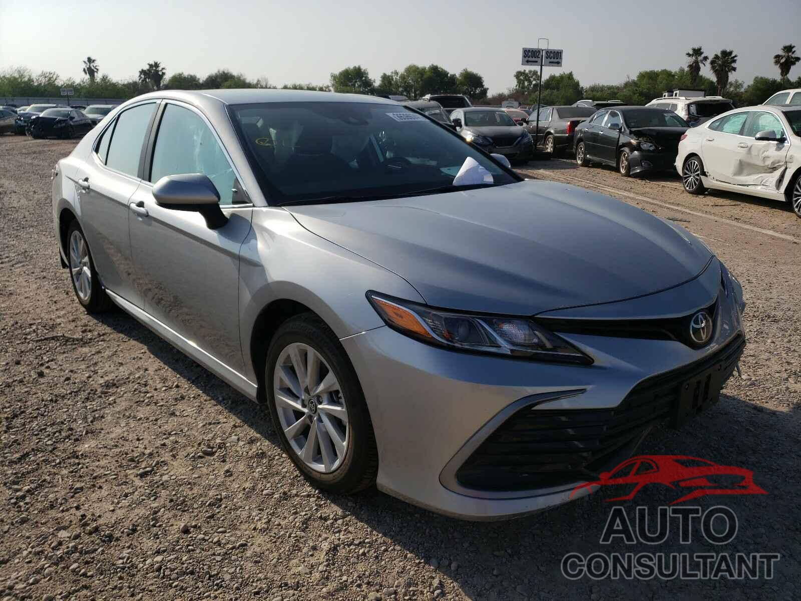 TOYOTA CAMRY 2021 - 4T1C11AK3MU551680