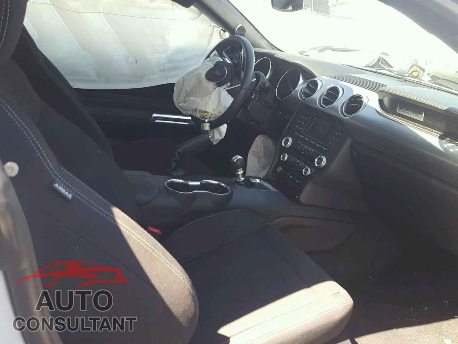FORD MUSTANG 2018 - 1FA6P8CF7J5130078