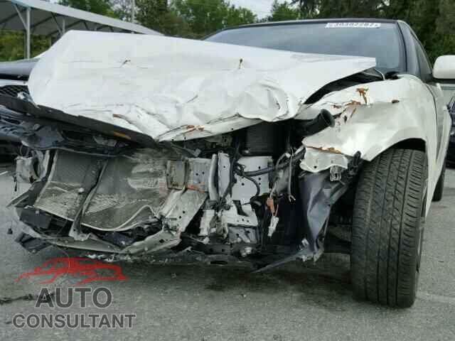 TOYOTA SCION 2015 - JTKJF5C74FJ009675