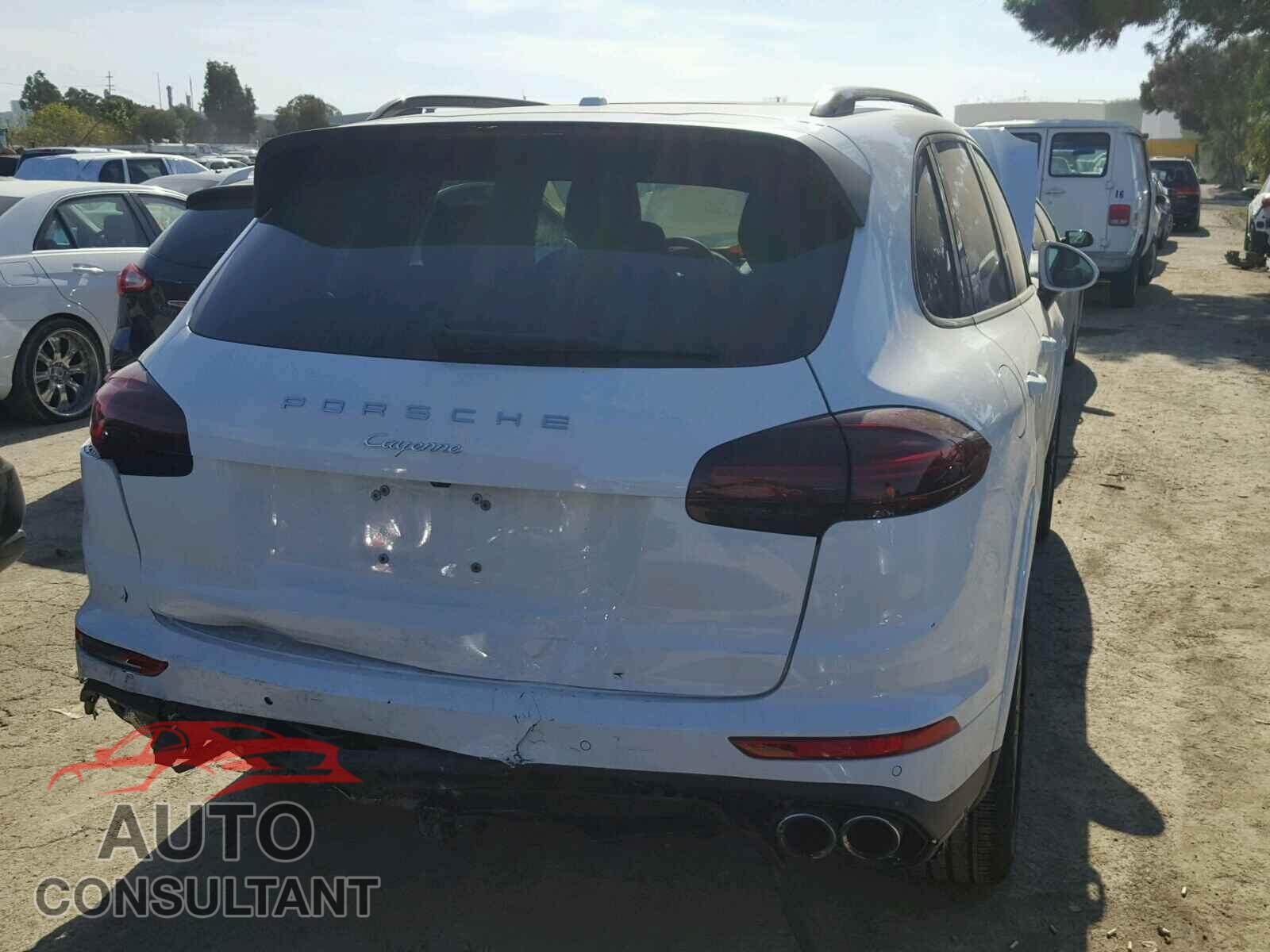 PORSCHE CAYENNE 2018 - WP1AA2A2XJKA02209