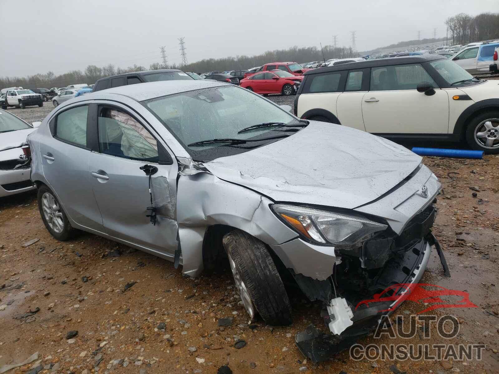 TOYOTA YARIS 2018 - 3MYDLBYV5JY325630