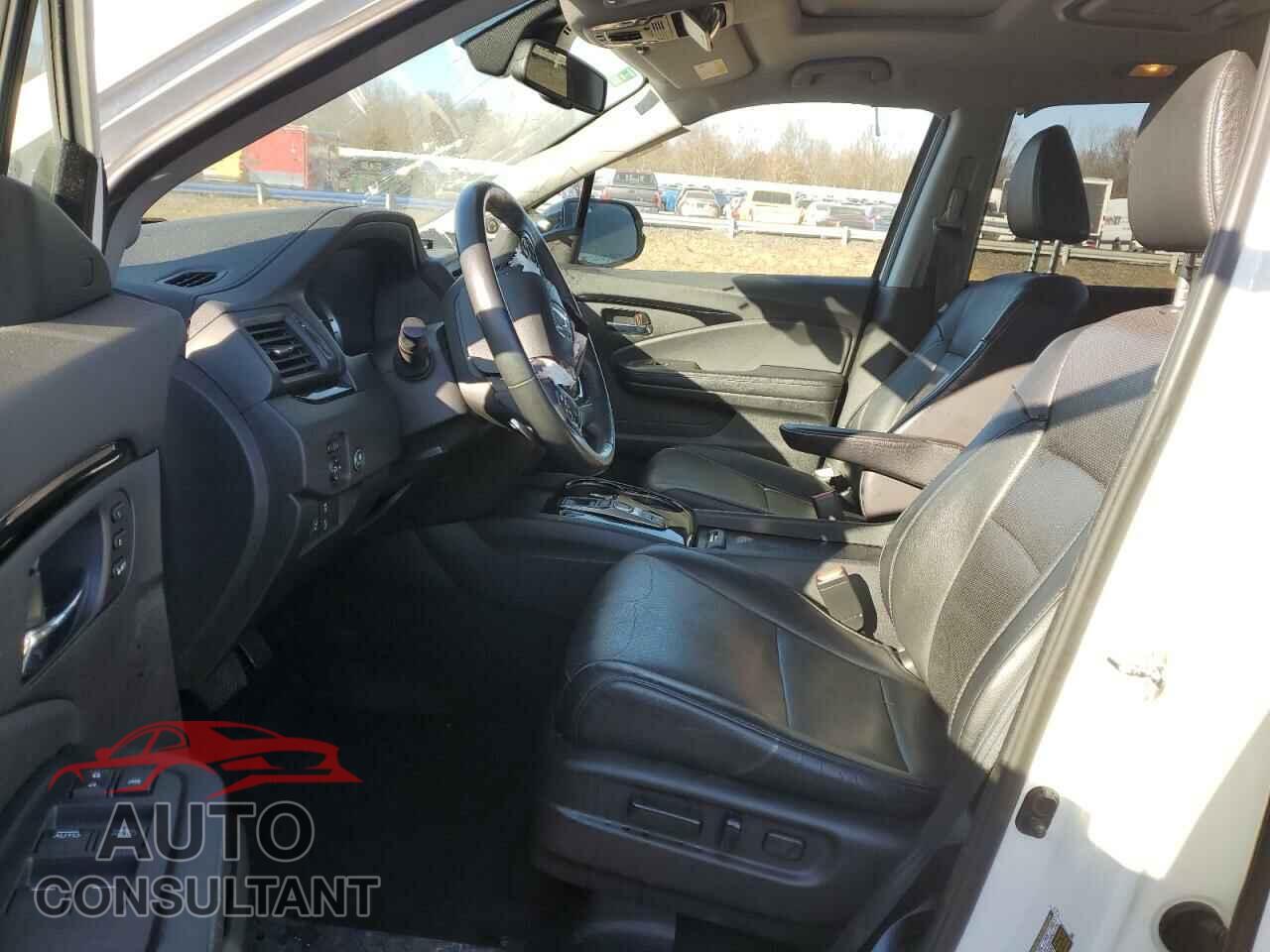 HONDA PILOT 2017 - 5FNYF6H04HB096141