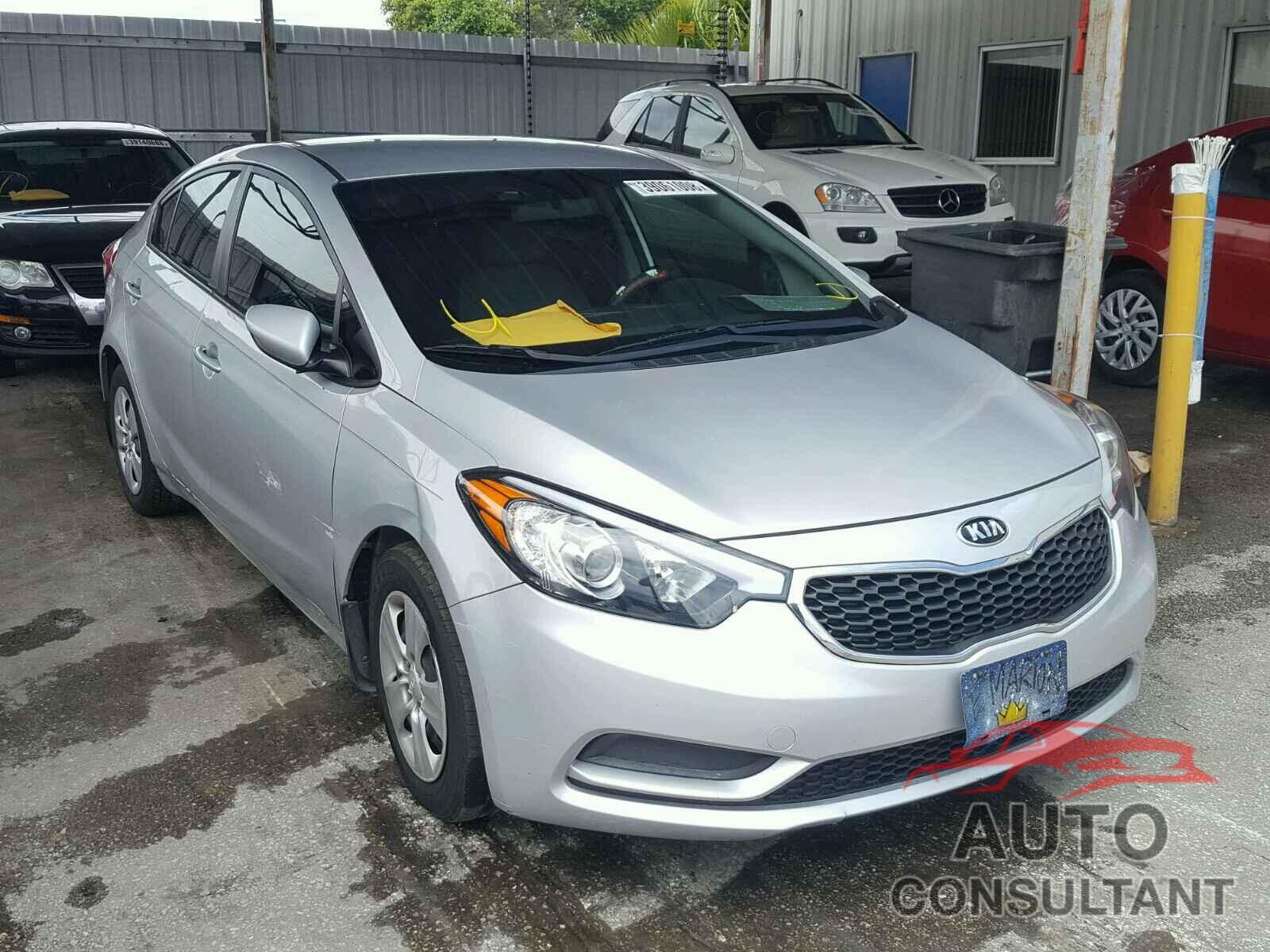 KIA FORTE 2015 - KNAFK4A68F5367378