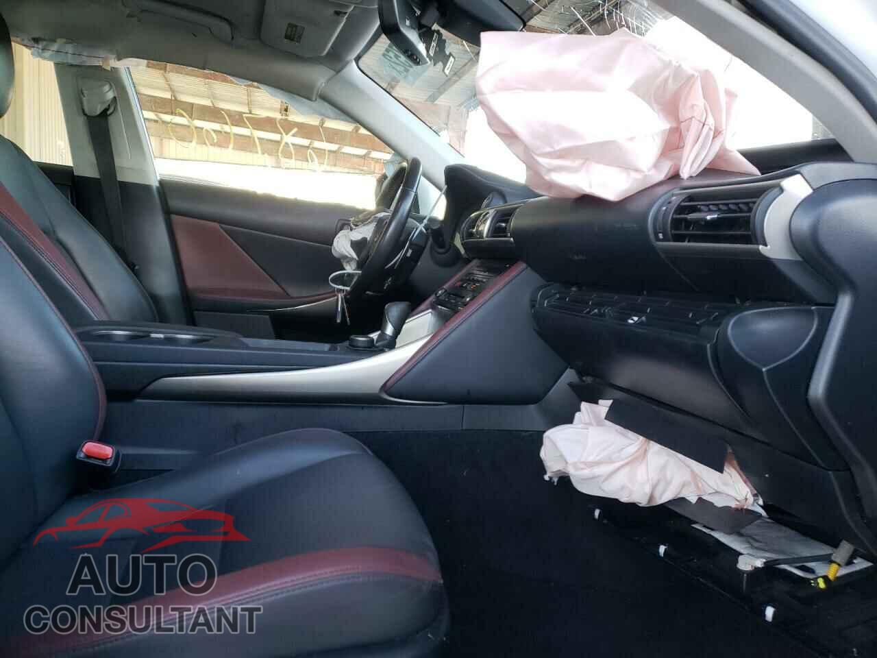 LEXUS IS 2017 - JTHBA1D23H5043901