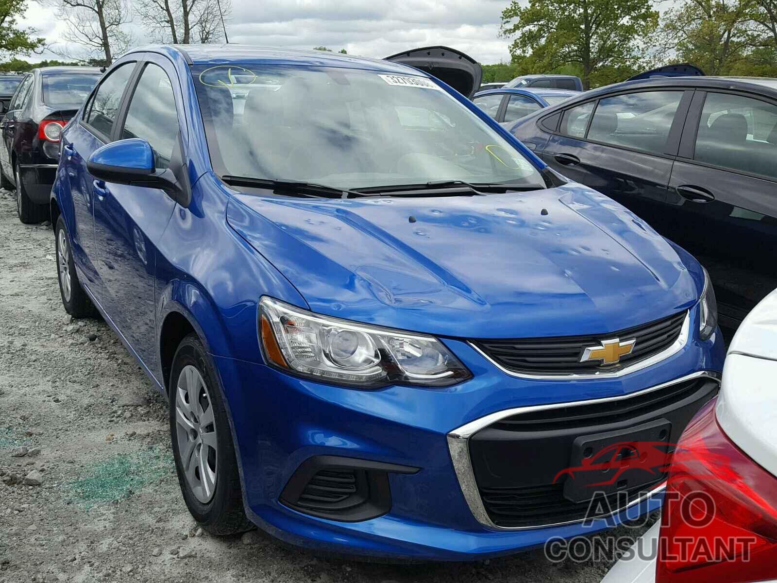 CHEVROLET SONIC 2018 - 1G1JB5SHXJ4110233