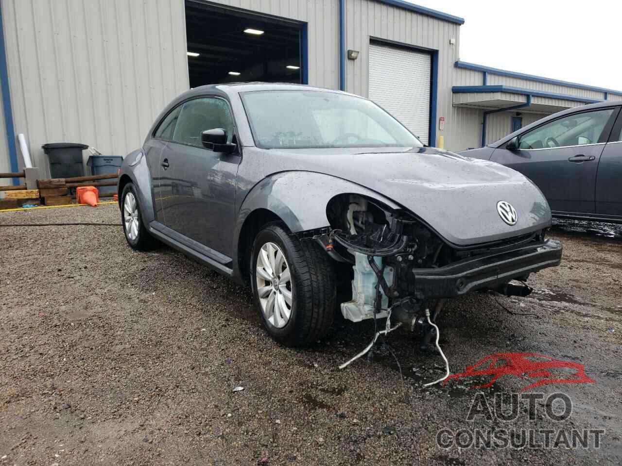 VOLKSWAGEN BEETLE 2018 - 3VWFD7AT3JM709565