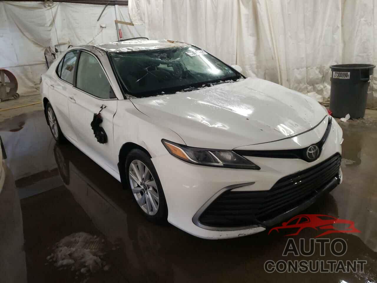 TOYOTA CAMRY 2021 - 4T1C11AK5MU570134