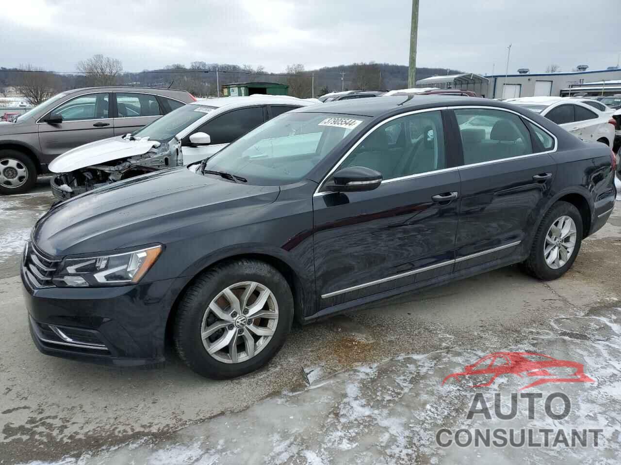 VOLKSWAGEN PASSAT 2017 - 1VWAT7A37HC067702