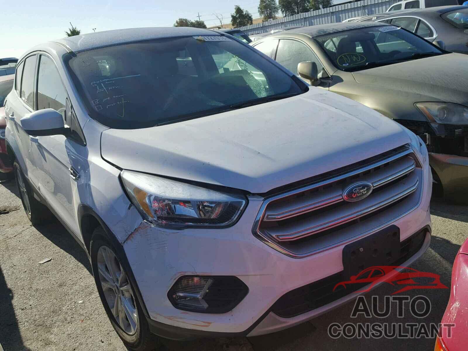 FORD ESCAPE 2017 - 1FMCU0GDXHUC04198