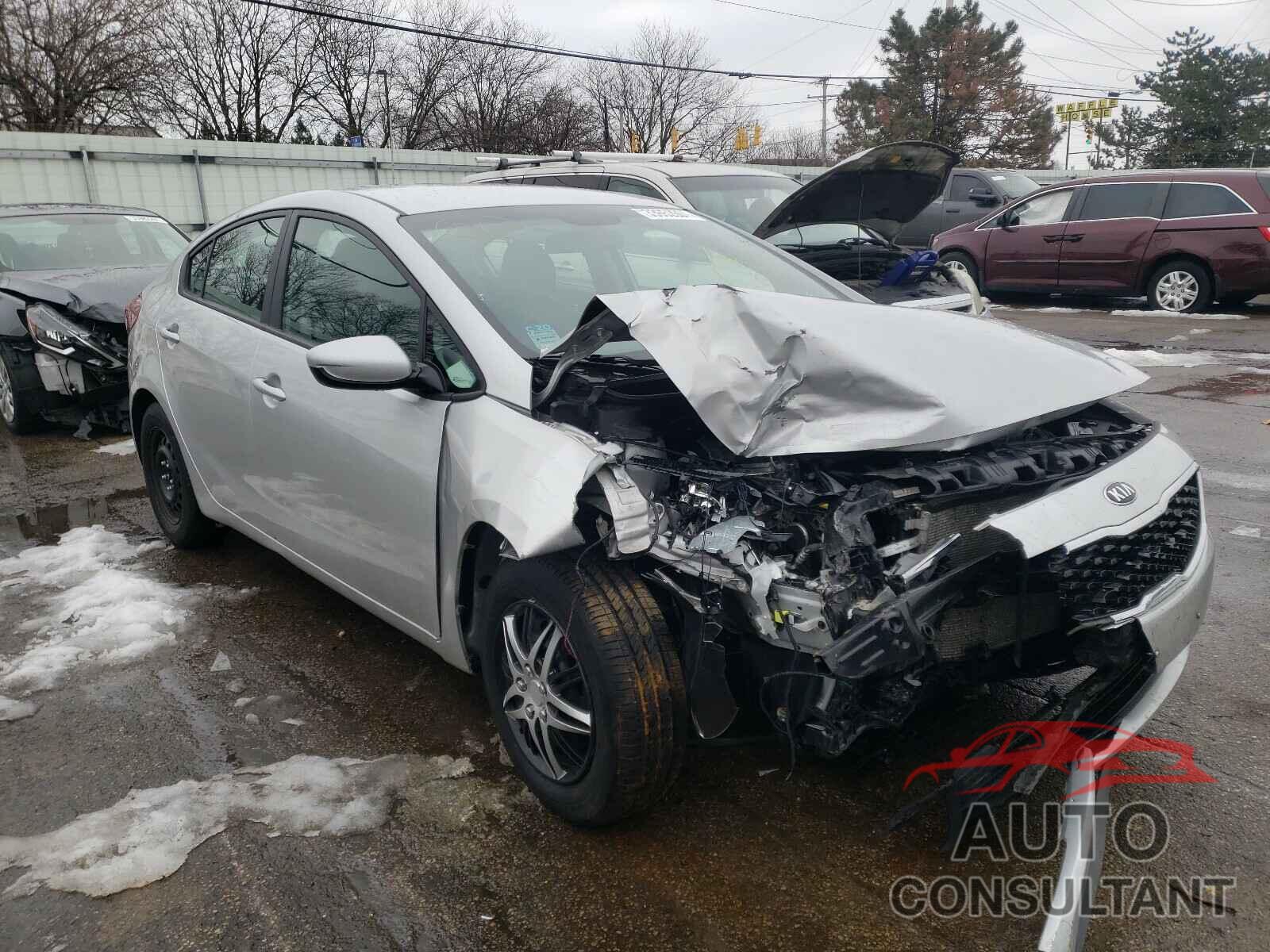 KIA FORTE 2018 - 3KPFK4A75JE276917