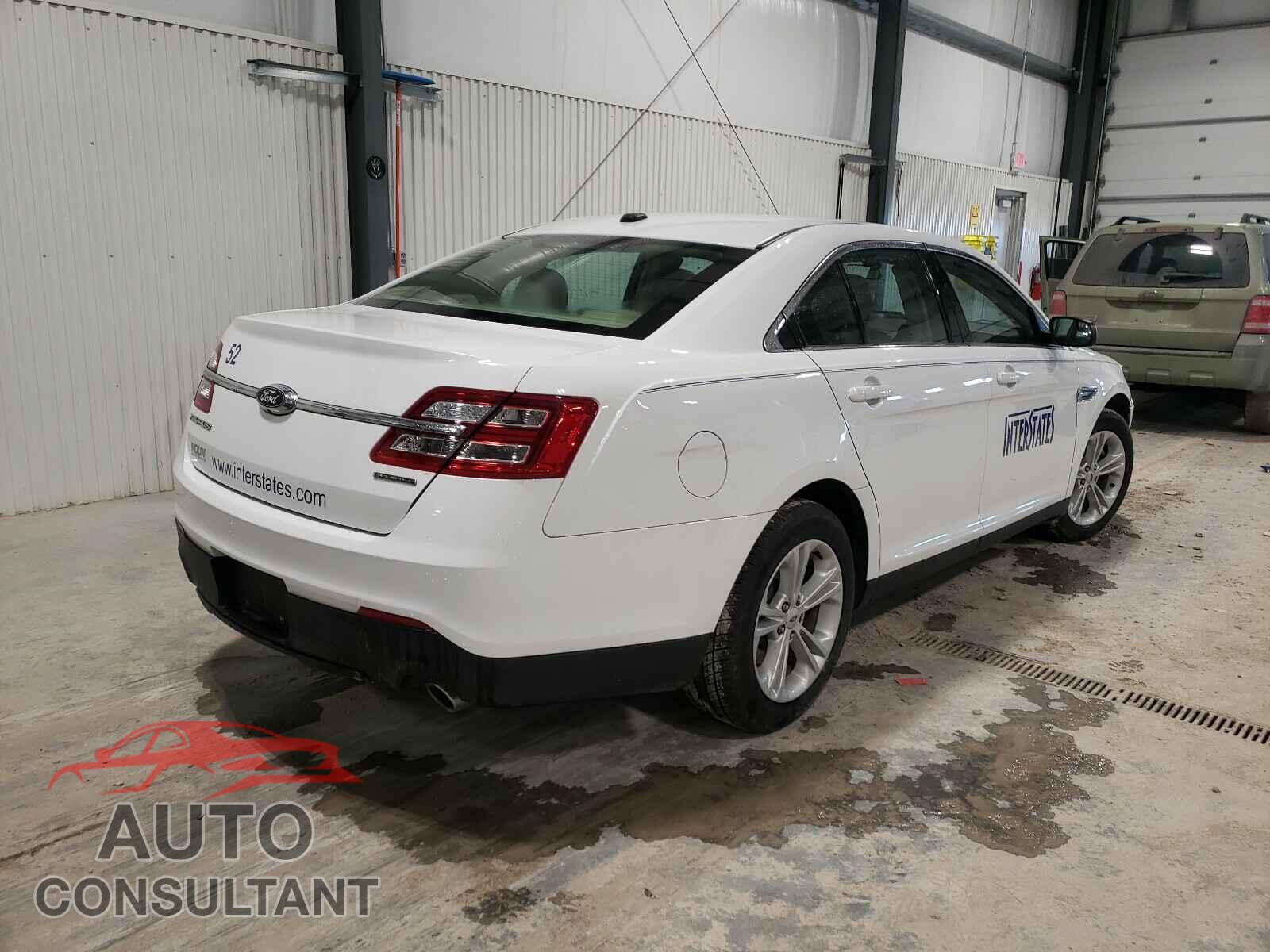 FORD TAURUS 2018 - 1FAHP2D84JG101258