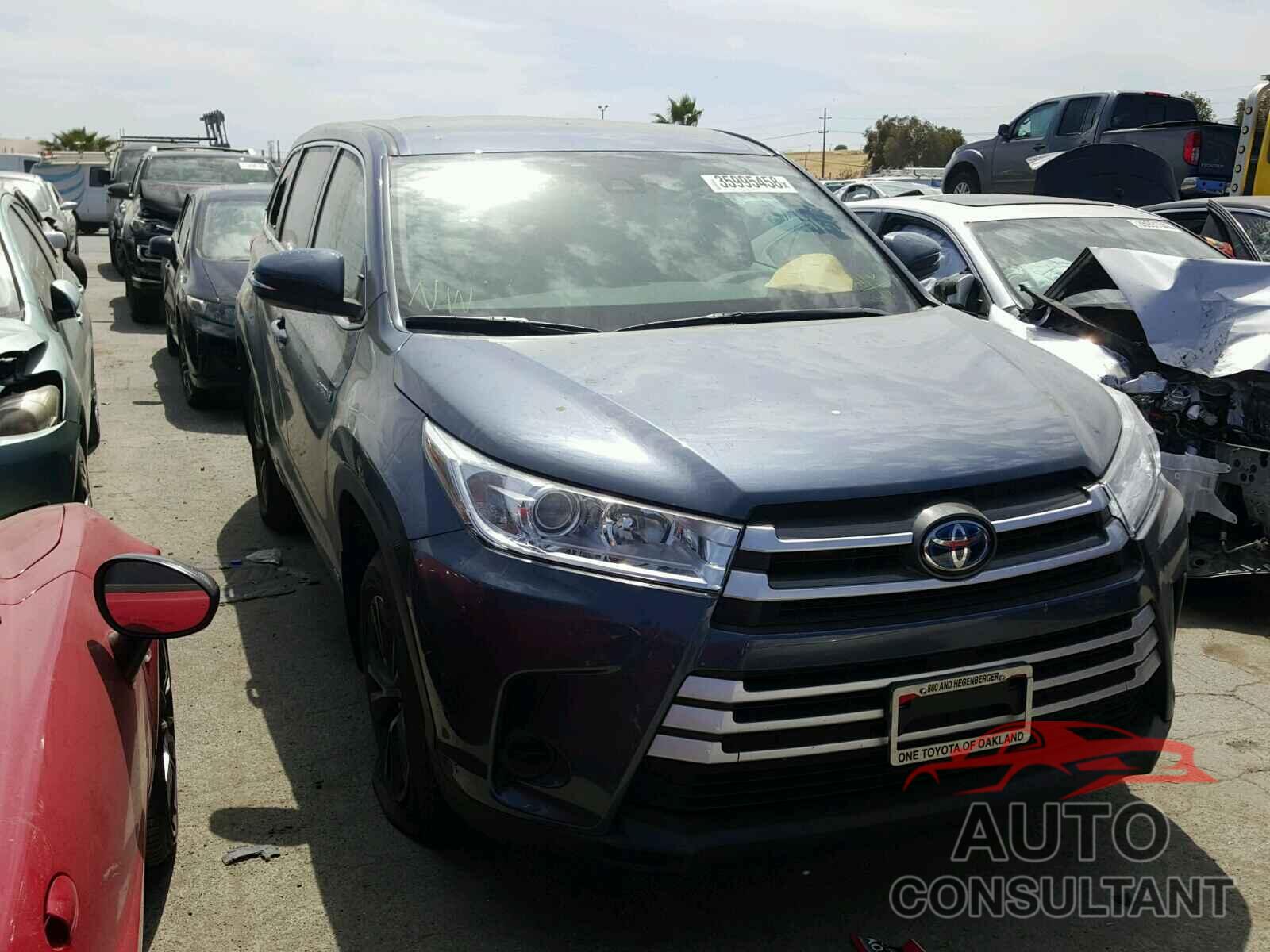 TOYOTA HIGHLANDER 2018 - 5TDBGRFH1JS039524