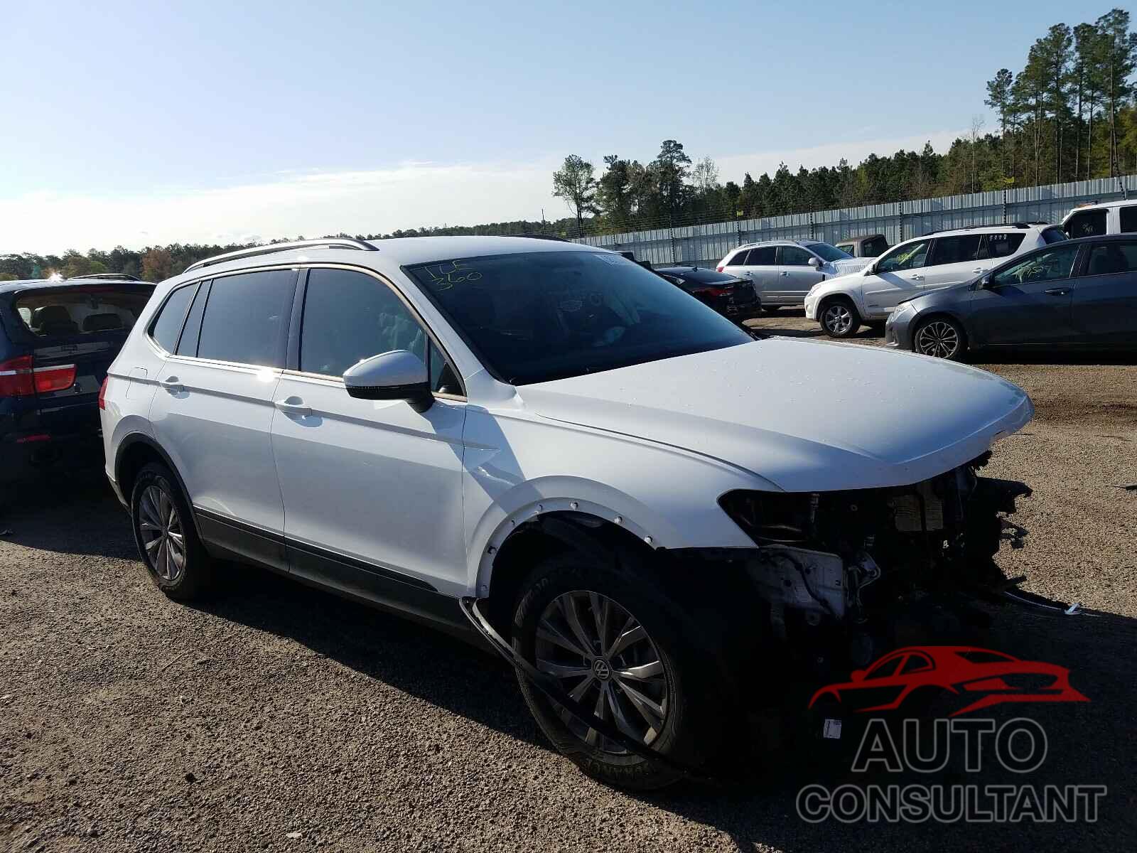 VOLKSWAGEN TIGUAN 2019 - 3VV1B7AX0KM179869