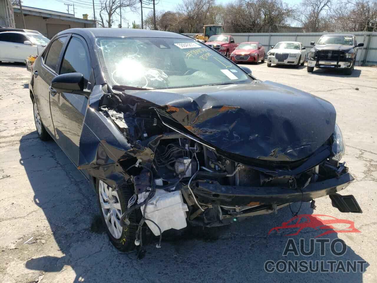 TOYOTA COROLLA 2018 - 5YFBURHEXJP851084