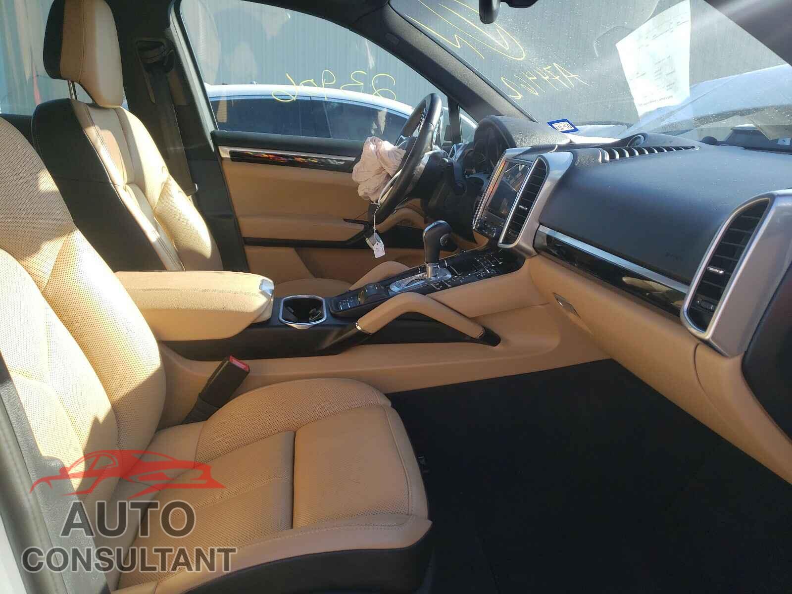 PORSCHE CAYENNE 2017 - WP1AE2A27HLA74462