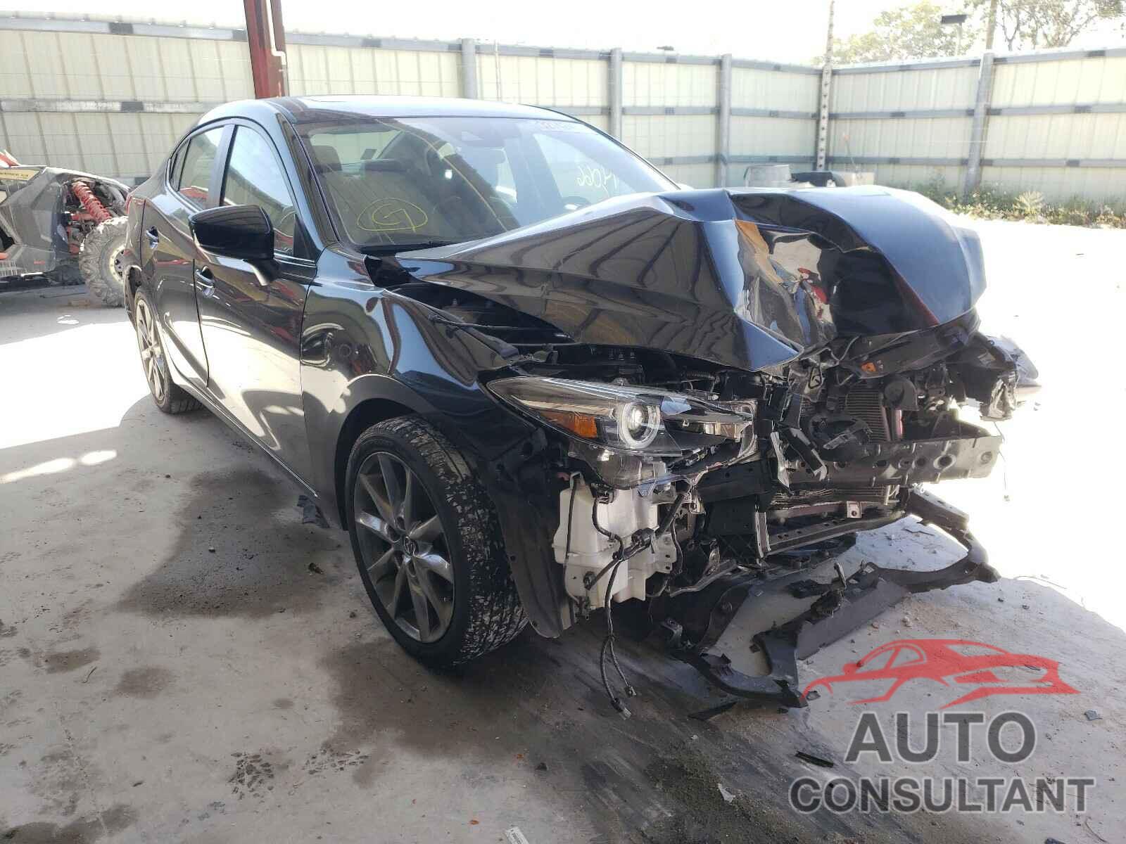 MAZDA 3 2018 - 3MZBN1W39JM228219