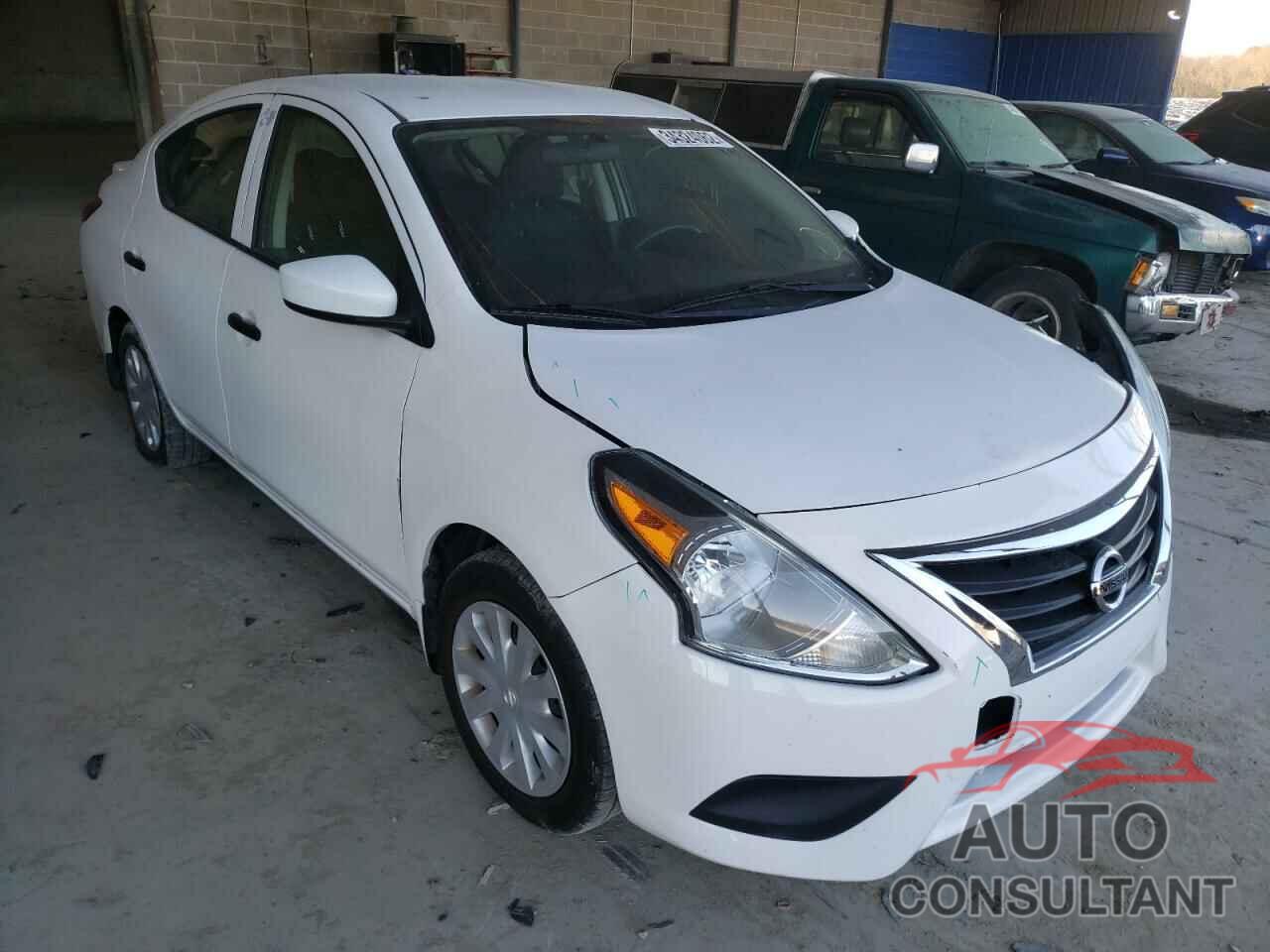 NISSAN VERSA 2018 - 3N1CN7AP2JL818565
