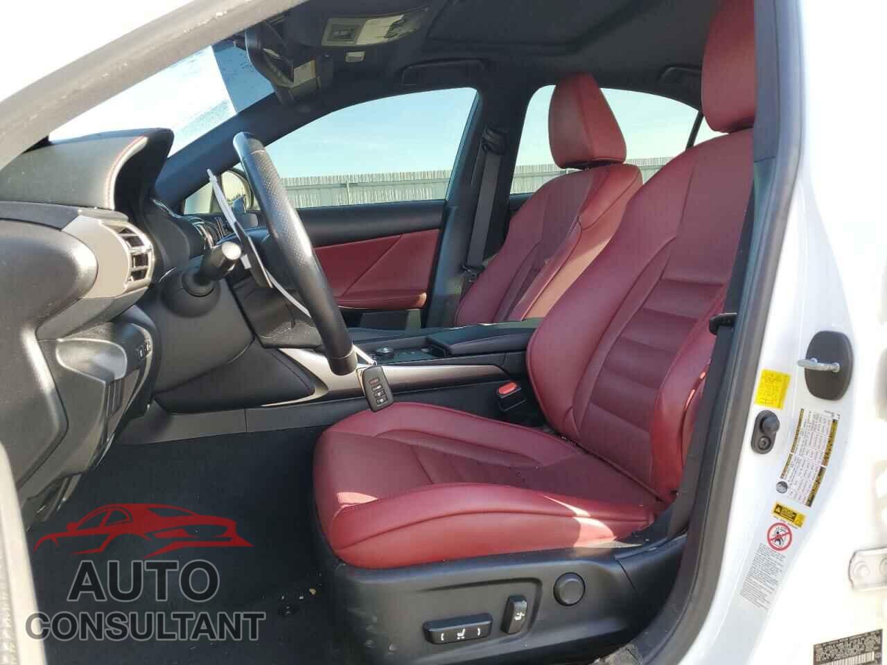 LEXUS IS 2015 - JTHCE1D23F5008572