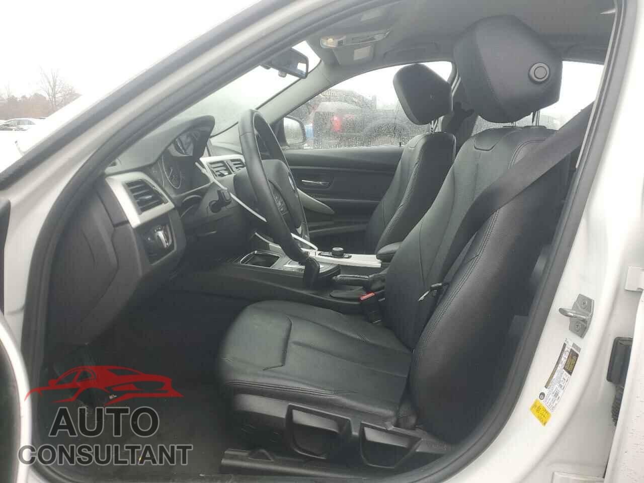 BMW 3 SERIES 2016 - WBA8E1G51GNU11980