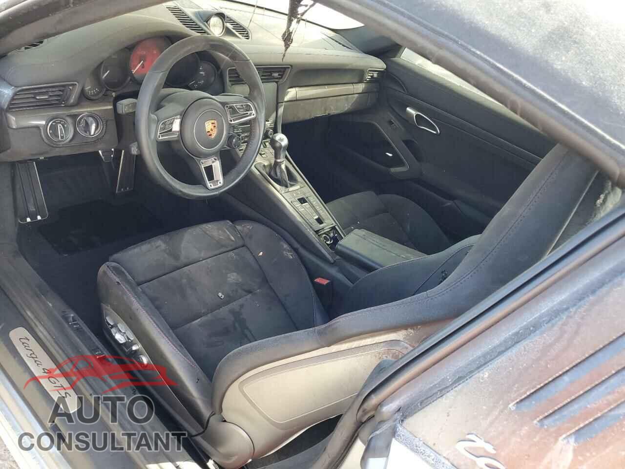 PORSCHE 911 2018 - WP0BB2A92JS134302