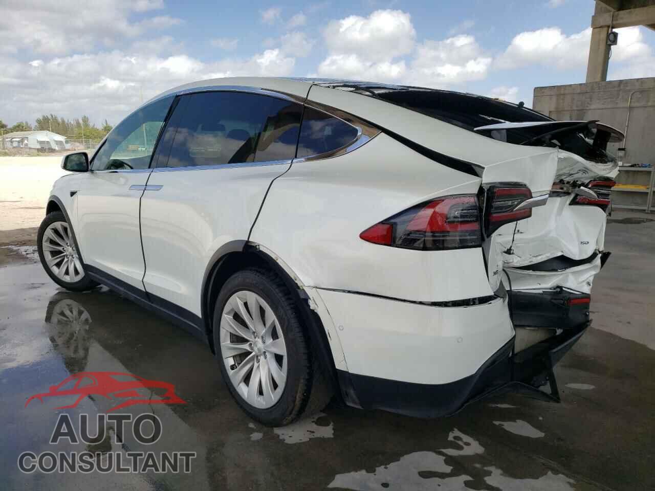 TESLA MODEL X 2017 - 5YJXCBE2XHF063695