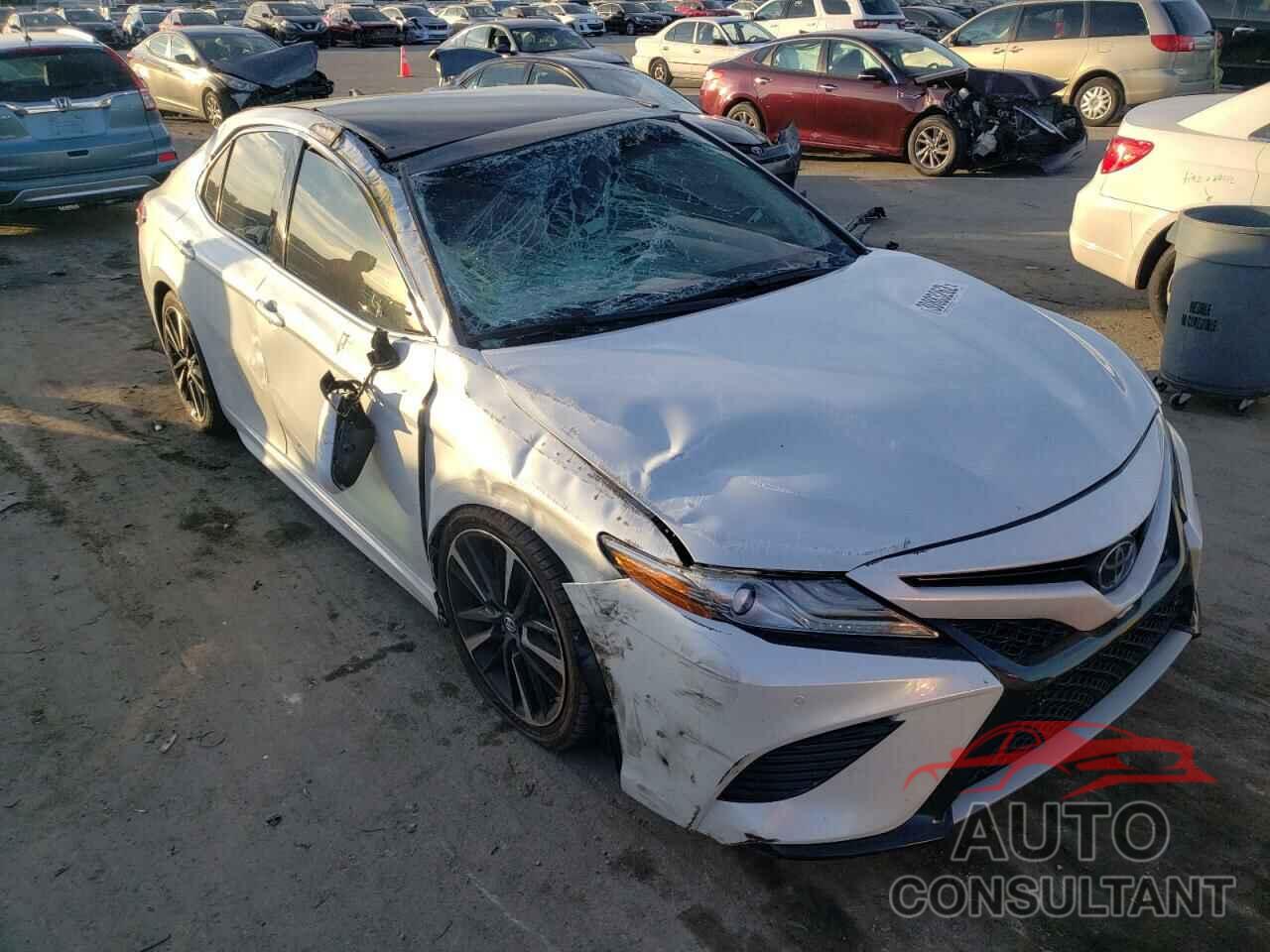 TOYOTA CAMRY 2018 - 4T1B61HK3JU074490