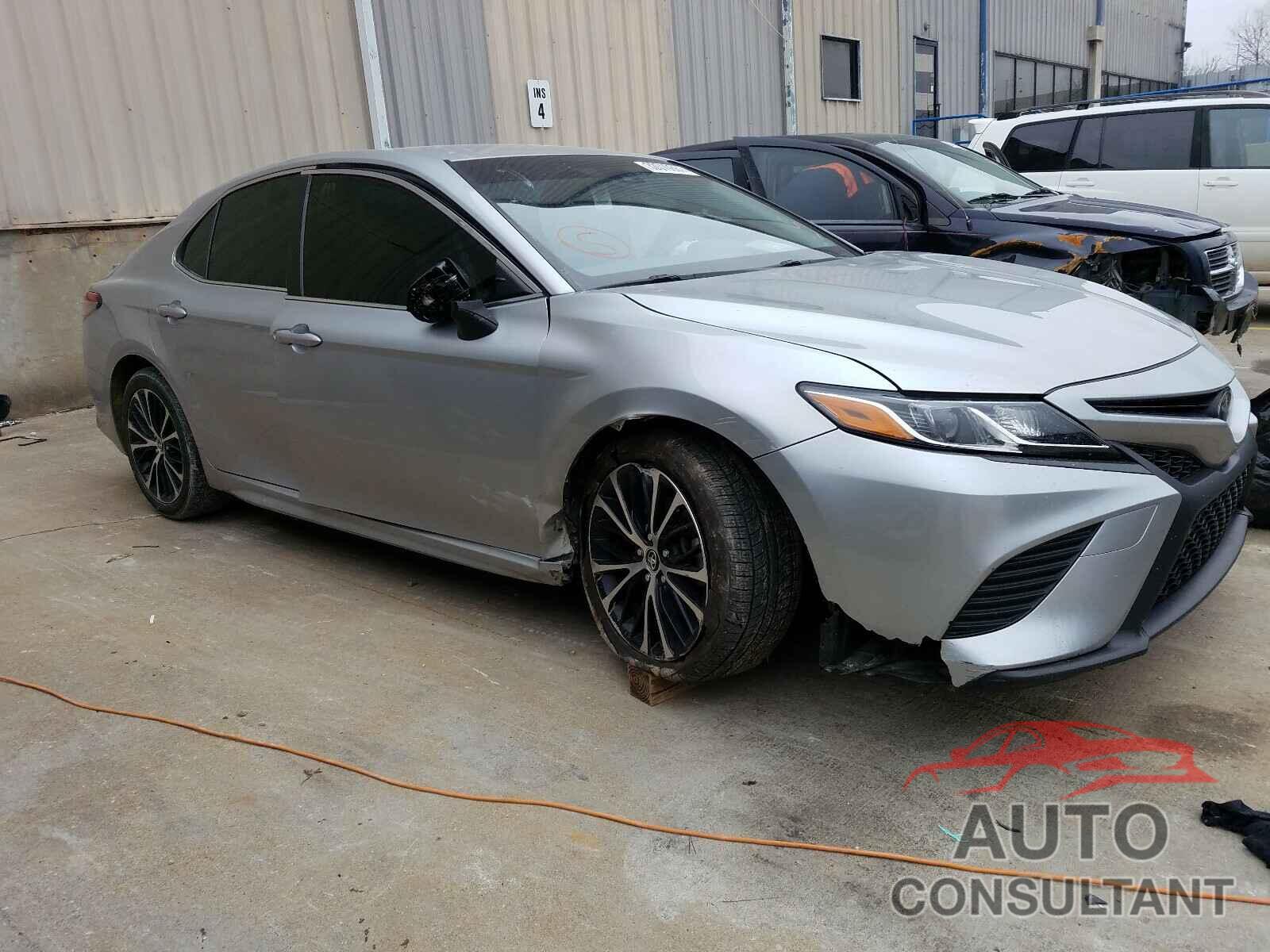 TOYOTA CAMRY 2018 - JTNB11HKXJ3032516
