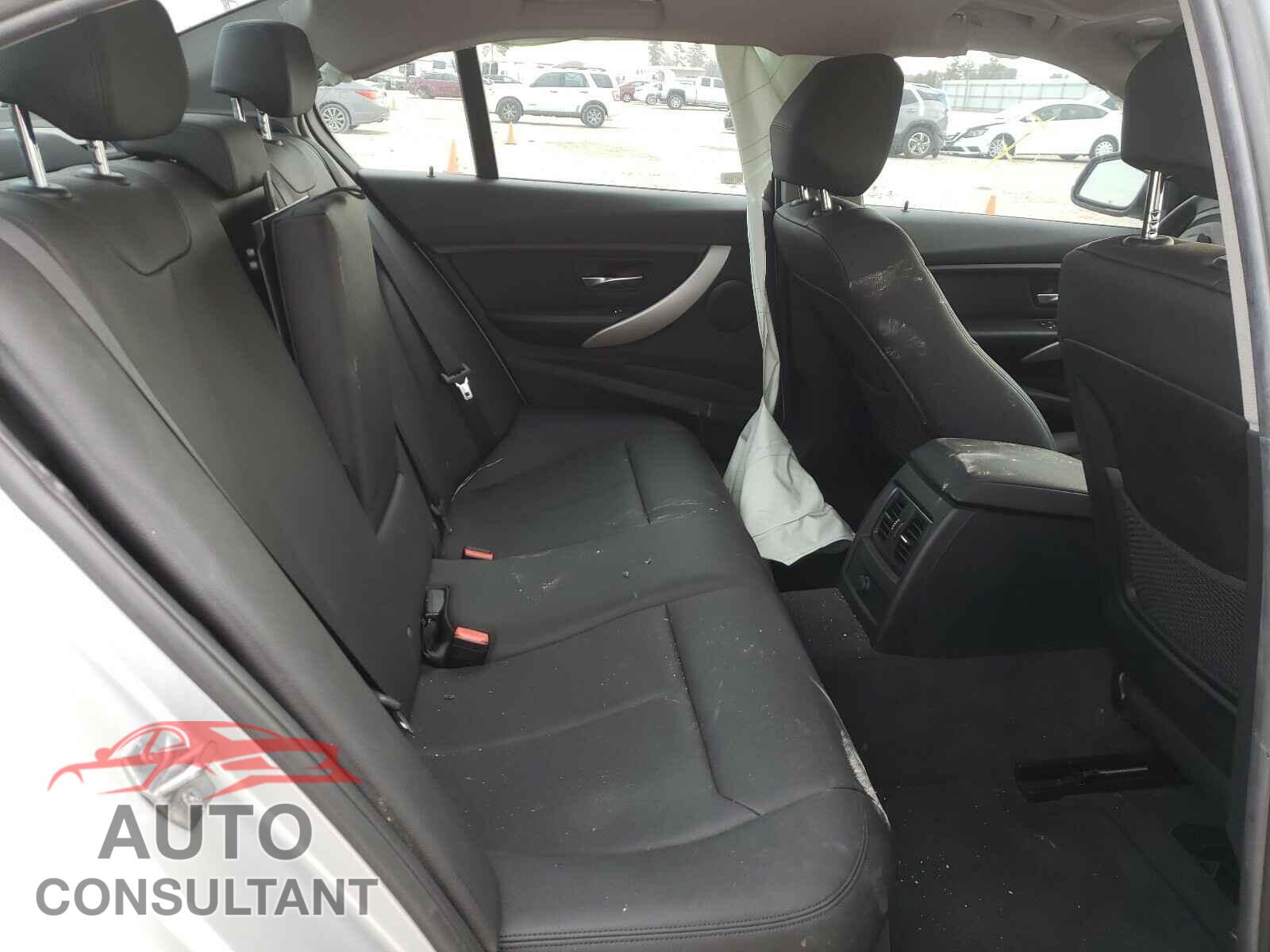 BMW 3 SERIES 2016 - WBA8E1G55GNU12355