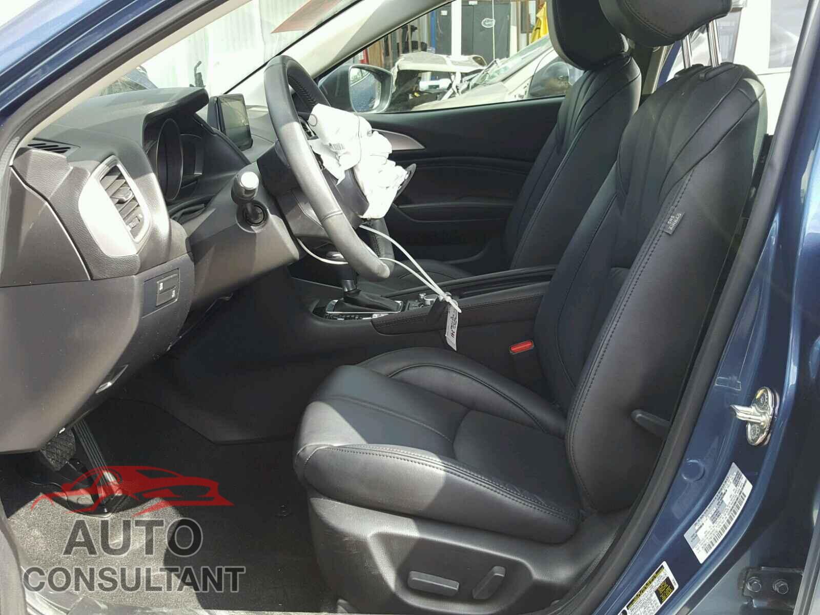 MAZDA 3 2017 - 3MZBN1L37HM130160