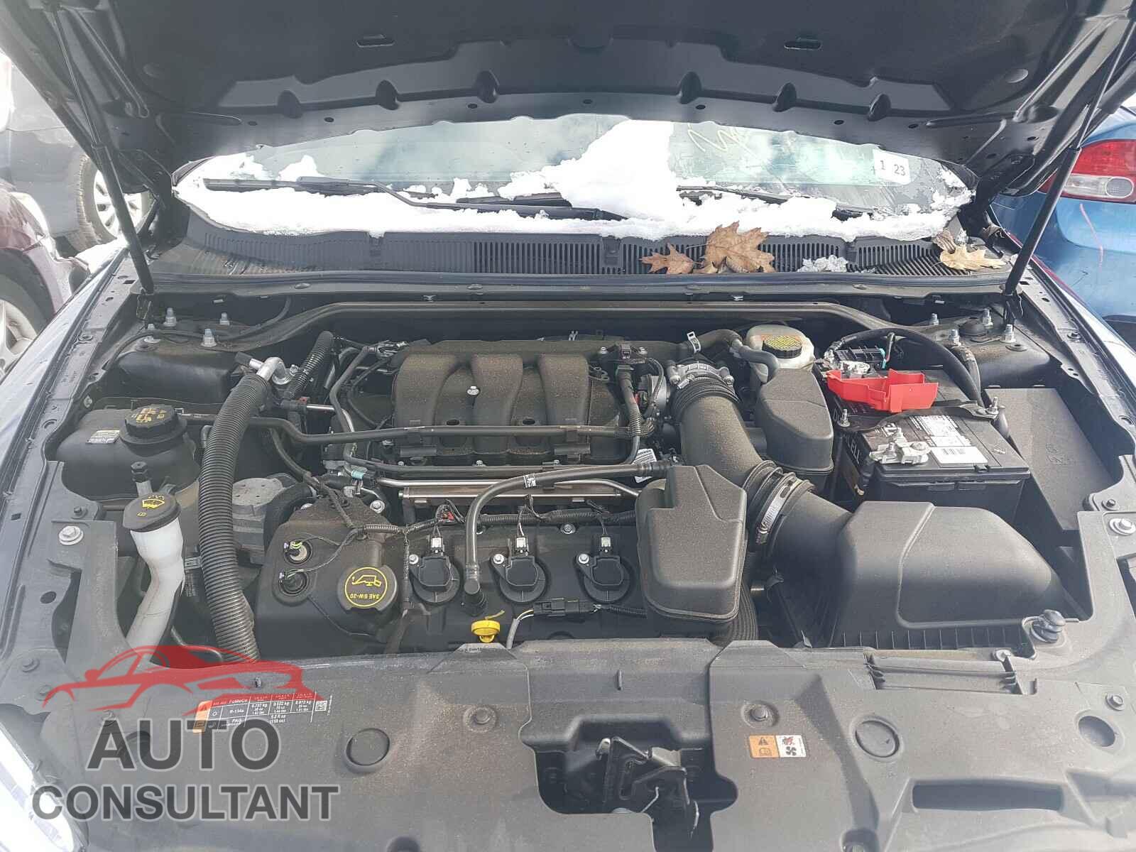 FORD TAURUS 2017 - 1FAHP2E88HG116368