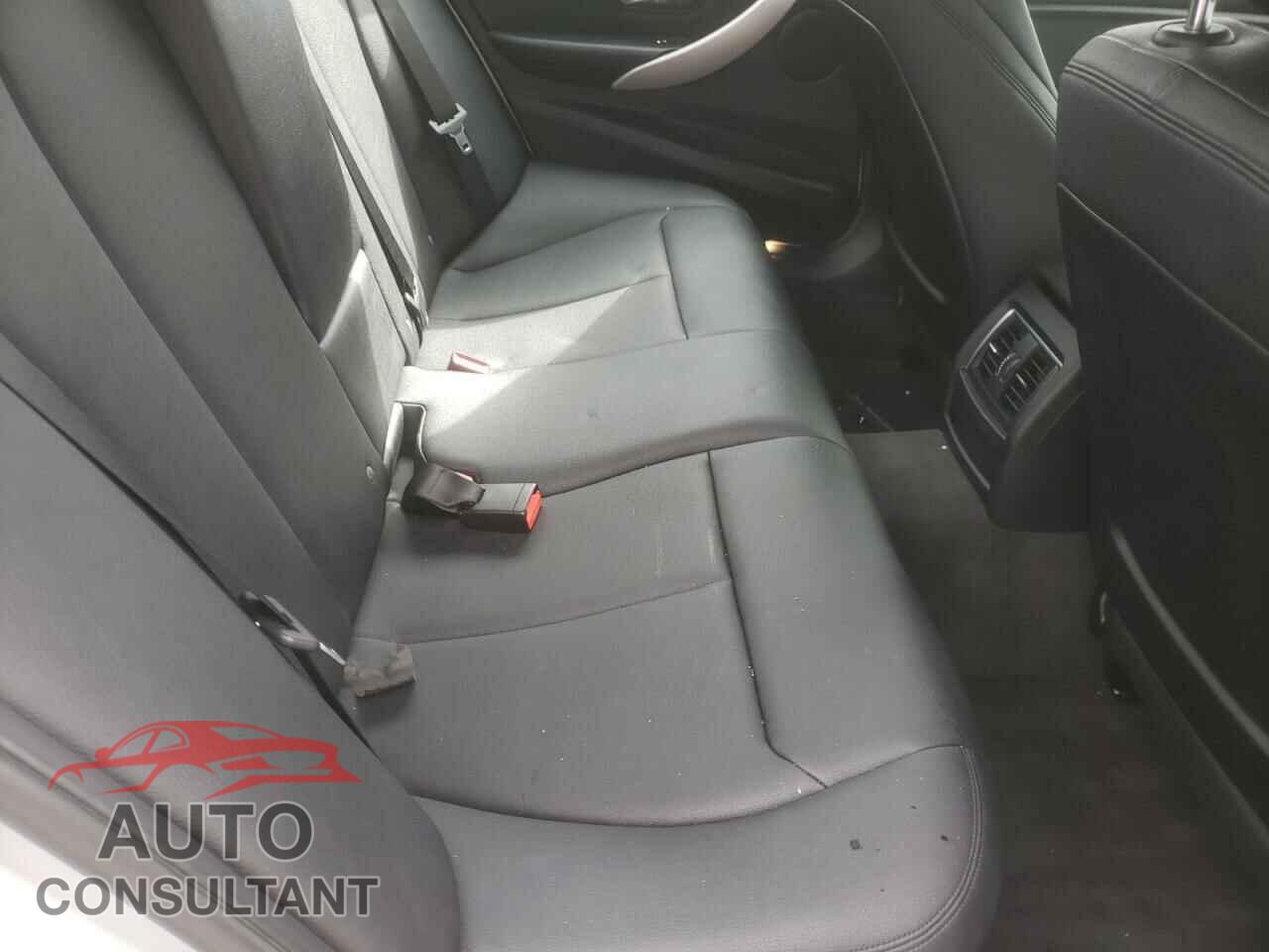 BMW 3 SERIES 2016 - WBA8E1G52GNU11194