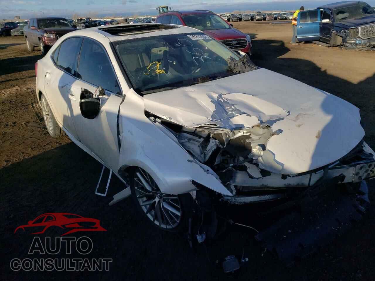 LEXUS IS 2018 - JTHC81D28J5027019