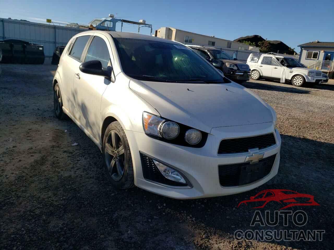 CHEVROLET SONIC 2016 - 1G1JG6SB8G4165243