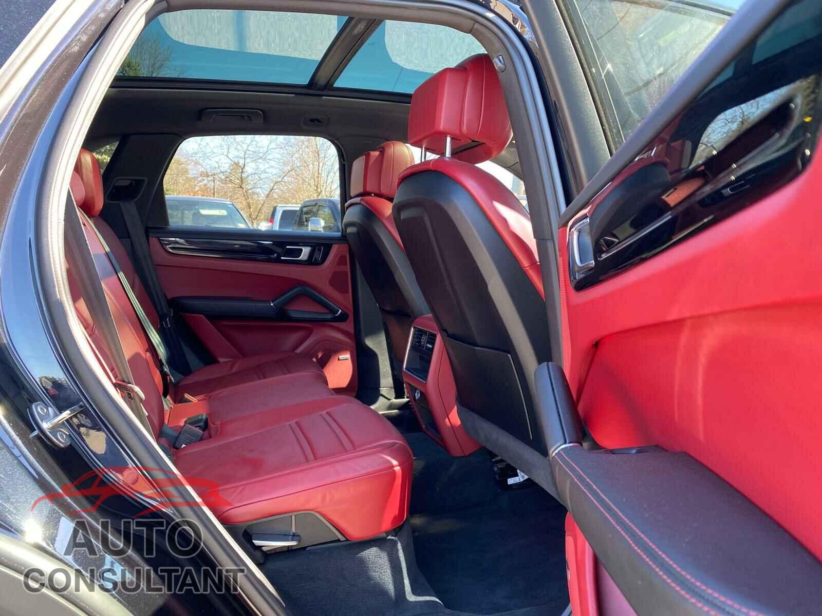 PORSCHE CAYENNE 2019 - WP1AA2AY2KDA02683